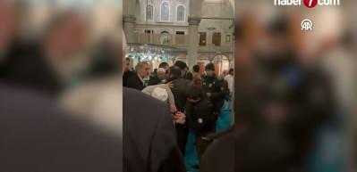 Ey&uuml;psultan Camisi'nde silahla ateş a&ccedil;ılmasına ilişkin 2 ş&uuml;pheli adliyede