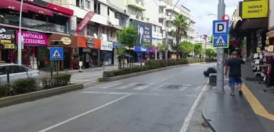 Motosikletin &ccedil;arptığı yaya ağır yaralandı