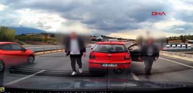  Otomobilin &ouml;n&uuml;n&uuml; kesen magandaları polis affetmedi rekor ceza kesildi