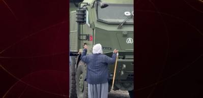 TEKNOFEST&rsquo;te duygu dolu anlar: Yerli hava savunma sistemi G&Uuml;RZ &ouml;n&uuml;nde dua etti