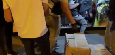 Yolcu otob&uuml;s&uuml;nde ele ge&ccedil;irildi! Tam 39 kilo 700 gram