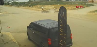 Adana'da motosikletler kavşakta &ccedil;arpıştı; 1 &ouml;l&uuml;, 2 yaralı