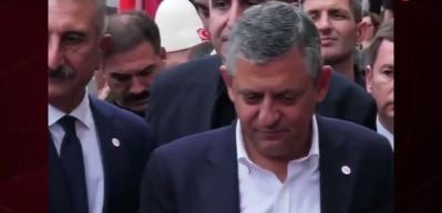 &Ouml;zg&uuml;r &Ouml;zel, Bakan G&ouml;ktaş'ın babasından &ouml;z&uuml;r diledi