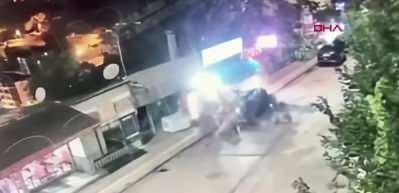 Tunceli&rsquo;de korku dolu anlar: Otomobil b&uuml;feye daldı, &ccedil;ok sayıda yaralı