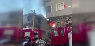 Antalya'da akılalmaz olay: Evini ateşe verdi, kiracısı canını hi&ccedil;e sayıp kediyi kurtardı