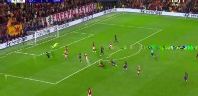 Eski hakemlerden Galatasaray-Barcelona ma&ccedil;ındaki tartışmalı pozisyonlara yorum