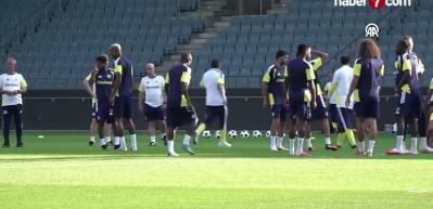 Fenerbah&ccedil;e'yi zorlu fikst&uuml;r bekliyor! 26 g&uuml;nde 7 ma&ccedil;: Galatasaray ve Liverpool da var
