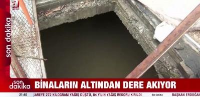 İstanbul&rsquo;da selin ardından şoke eden manzara: Evlerin altından dere akıyor