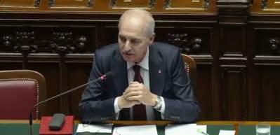 TBMM Başkanı Kurtulmuş'tan Roma'da Rum temsilciye sert ayar! Cevabı ayakta alkışlandı