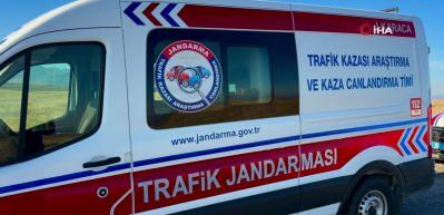 Afyonkarahisar'da otomobiller &ccedil;arpıştı: 4 &ouml;l&uuml;