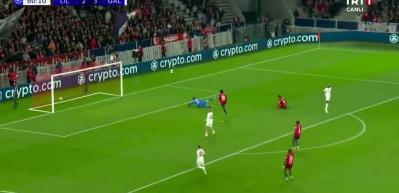 Aslan Fransa'da k&uuml;kredi! Cimbom Lille'e gol yağdırdı