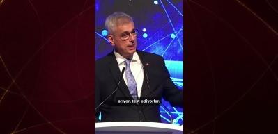 Bakan Memişoğlu numarasını paylaştı, salondakiler hemen aradı!