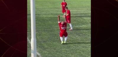 Attığı gol sonrası yaptığı taklalar viral oldu...