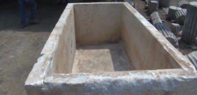 2 bin 400 yıllık lahit bulundu