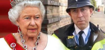 30 yıldır İngiltere'de polislik yapan T&uuml;rk vatandaşa Elizabeth'ten &ouml;d&uuml;l!