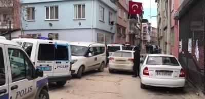 3 &ccedil;ocuk annesi kadın 6 yerinden bı&ccedil;aklanarak &ouml;ld&uuml;r&uuml;ld&uuml;
