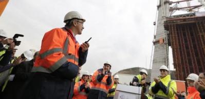 3. k&ouml;pr&uuml;de tarihi g&uuml;n, ilk tabliye yerleştirildi
