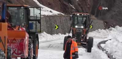 4 aydır kardan kapalı yol ulaşıma a&ccedil;ıldı