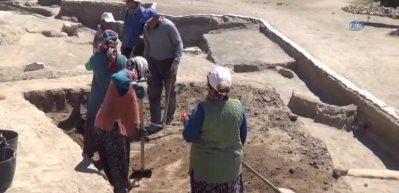 4 bin 200 yıllık oyuncak bulundu