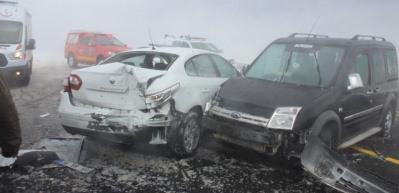 6 ara&ccedil; birbirine girdi: &Ccedil;ok sayıda yaralı var!