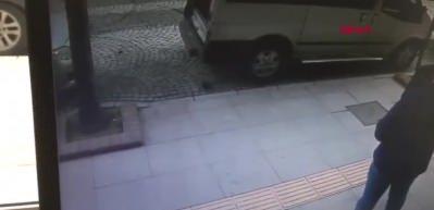 6 yıl sonra karşılaştığı ortaokul arkadaşına yumruk attı