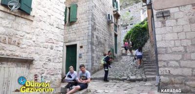 6. y&uuml;zyıl &ouml;tesine kadar uzanan tarihi ile Karadağ Kotor Kalesi ve surları