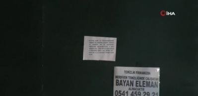 78 yaşında &uuml;&ccedil;&uuml;nc&uuml; evliliğini yapabilmek i&ccedil;in otob&uuml;s duraklarını ilanlarla donattı