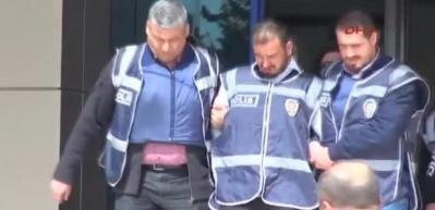 9 kişinin katili emniyetten &ccedil;ıkarken b&ouml;yle ağladı