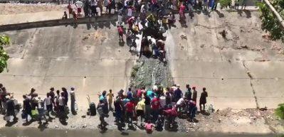 Venezuela'daki kriz b&uuml;y&uuml;yor!