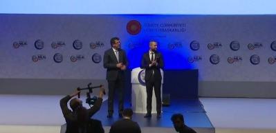 Bakan'dan Kanal 7 Medya Grubu'na plaket