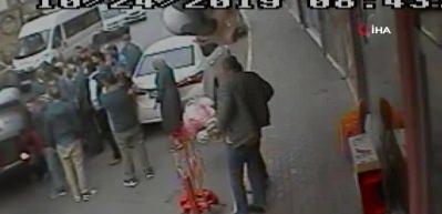 Anne ile k&uuml;&ccedil;&uuml;k kızının &ouml;l&uuml;mden d&ouml;nd&uuml;ğ&uuml; inanılmaz kaza kamerada