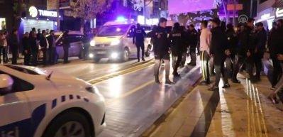 En mutlu g&uuml;nleriydi! D&uuml;ğ&uuml;nde bı&ccedil;aklı kavga