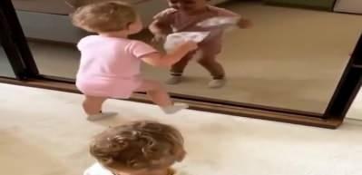 Pelin Akil'in ikizlerinden eğlenceli dans paylaşımı!