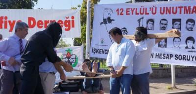 12 Eyl&uuml;l darbesine 'falakalı' protesto