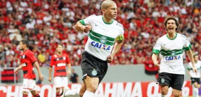 Alex de Souza'dan &ccedil;ok 'sert' bir gol