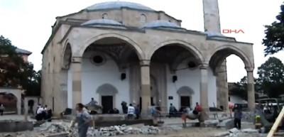 Kosova'nın en b&uuml;y&uuml;k camisi Ramazan'a hazırlanıyor