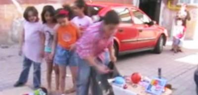 Caminin bitirilmesi i&ccedil;in oyuncaklarını sattılar