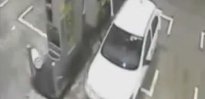 Kasırga petrol istasyonunu b&ouml;yle vurdu