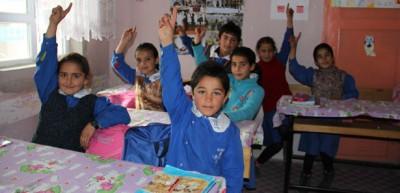 Depremzedelere acılarını unutturdu
