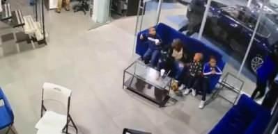 ABD&rsquo;de silahlı saldırıya uğrayan baba &ccedil;ocuklarını &ouml;l&uuml;mden b&ouml;yle kurtardı  