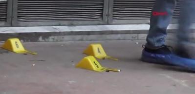 Acil servis &ouml;n&uuml;nde kurşun yağmuru; koca &ouml;ld&uuml;, eşi ise ağır yaralı 