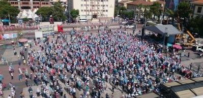 Akşener'e Manisa'da b&uuml;y&uuml;k şok! Meydan boş kaldı