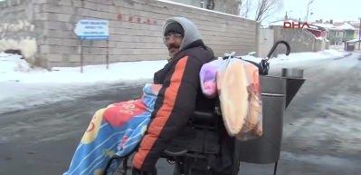 Ak&uuml;l&uuml; sandalyeyle g&uuml;nde 14 kilometre yol