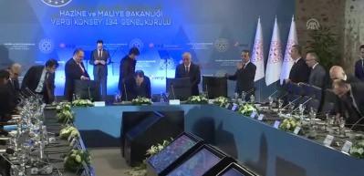 Albayrak a&ccedil;ıkladı: O zarflardan neler &ccedil;ıkıyor...