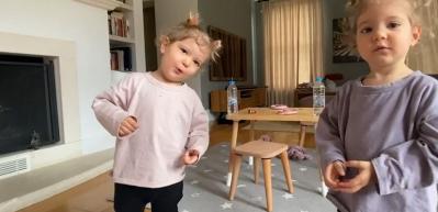 Alin ve Lina ikizlerden sosyal medyayı sallayan alışveriş videosu!