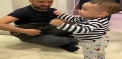 Alişan &ccedil;aldı oğlu Burak oynadı! Binlerce beğeni aldı...