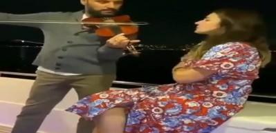 Alişan, eşi Buse Varol&rsquo;a Boğaz&rsquo;da keman &ccedil;aldı!