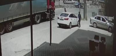 Ambulans ile otomobil &ccedil;arpıştı: 6 yaralı