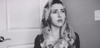 Amerikalı şarkıcı Jennifer Gruot Bakara S&uuml;resi'nin son Ayetlerini okudu!