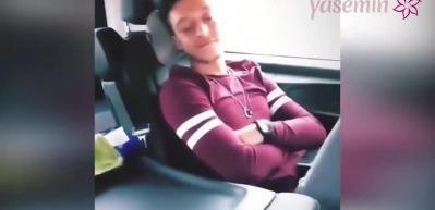 Amine G&uuml;lşe ve Mesut &Ouml;zil'den romantik paylaşımlar!